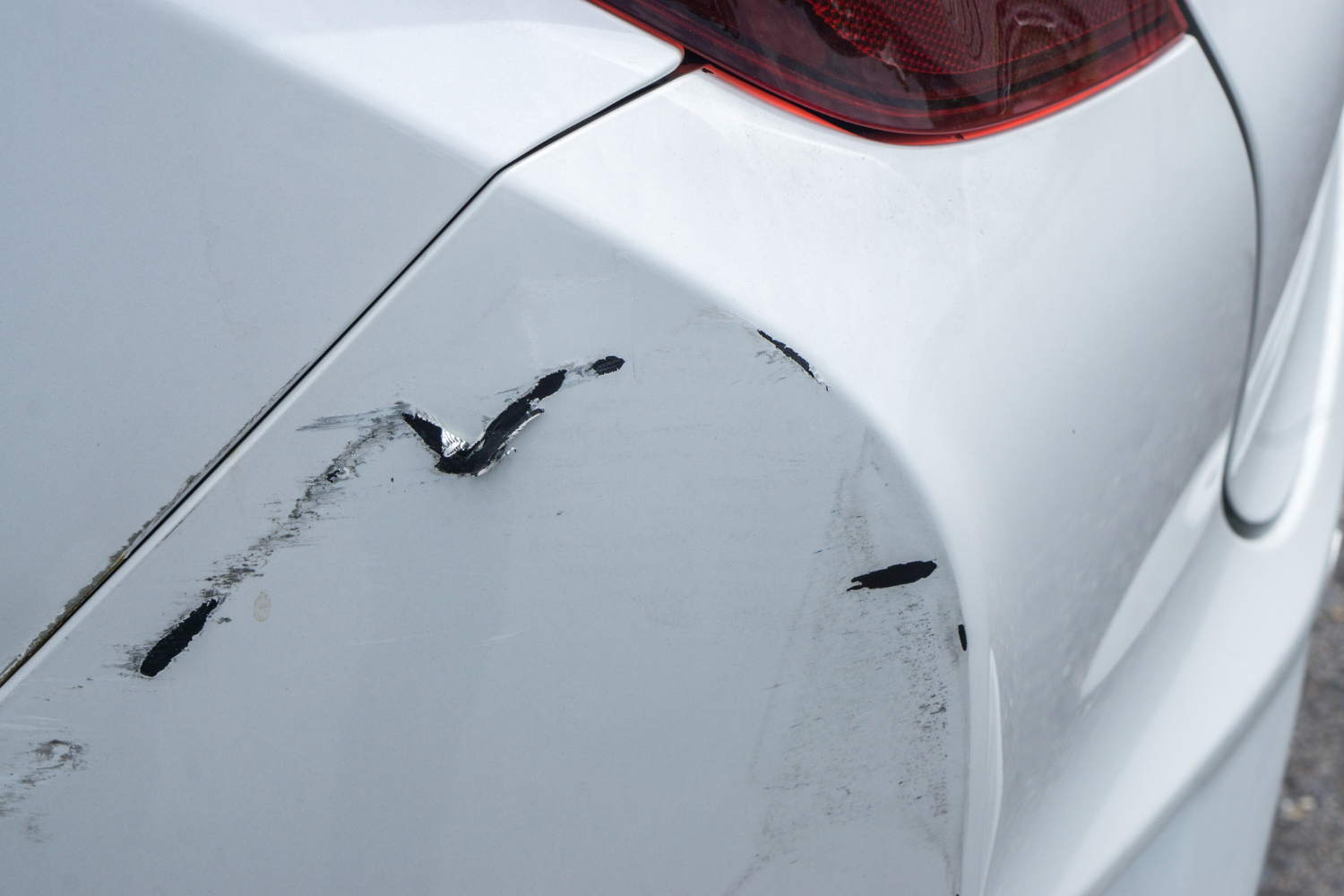 Reparar arañazos coche en Almería